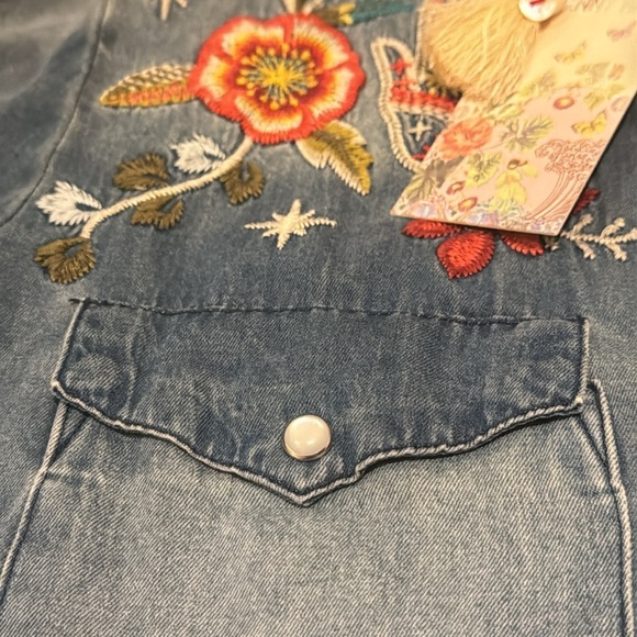 Johnny Was Cara Frayed Westward Denim Shirt NWT RARE - Picture 13 of 15